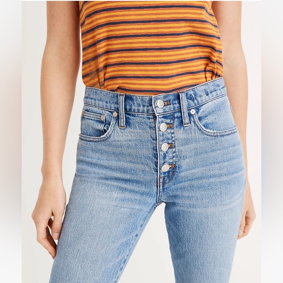 Madewell Cali Demi-Boot Jeans in a Light Wash - Picture 6 of 9